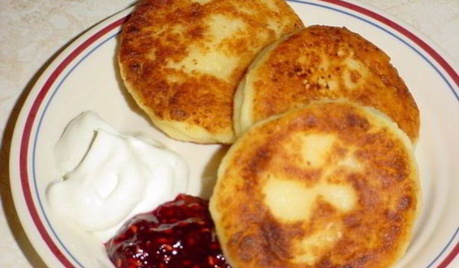 Рецепт простых сырников из творога с манкой в духовке