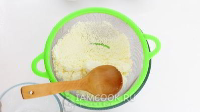 сырники из творога с изюмом