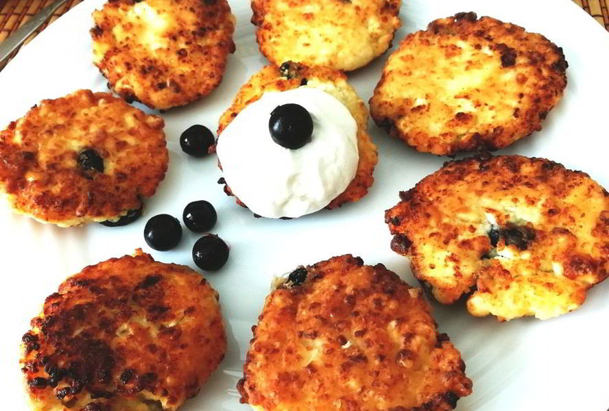 Сырники с изюмом и кедровыми орехами