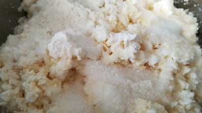 сырники с изюмом и кедровыми орехами