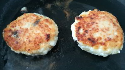 сырники с изюмом и кедровыми орехами