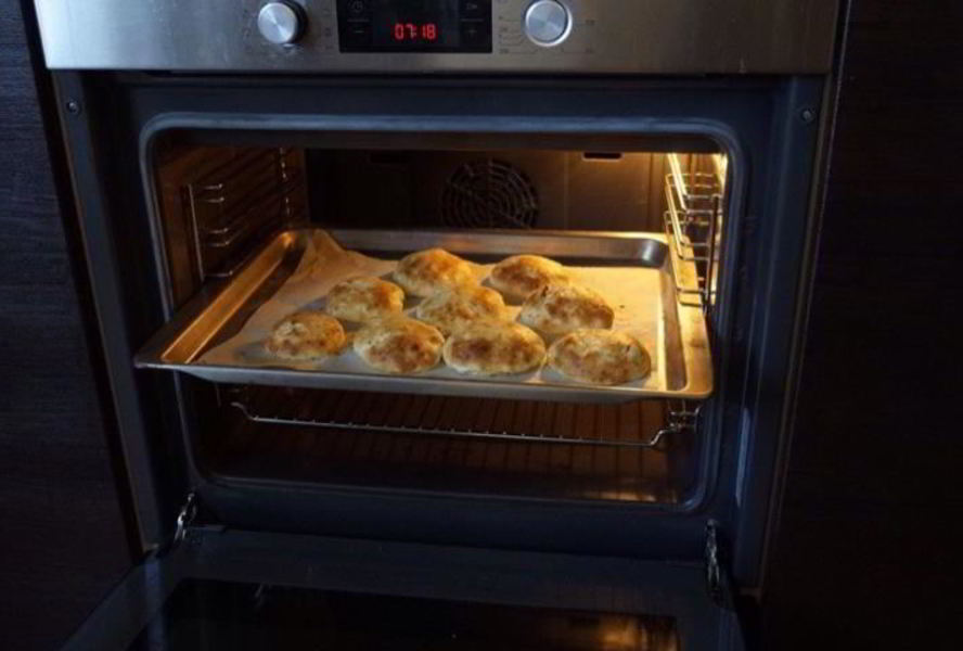 Сырники с сырной корочкой в духовке