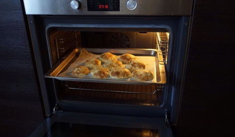 Рецепт сырников с сырной корочкой в духовке