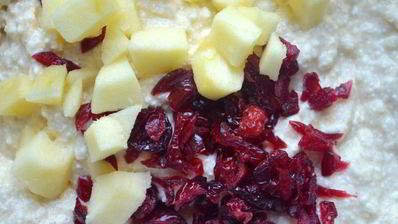 сырники с яблоком и вяленой вишней