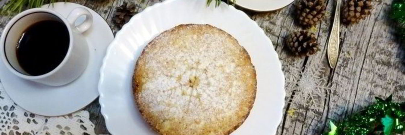 Творожник с миндалем и вяленой вишней