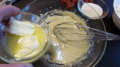 творожник с миндалем и вяленой вишней