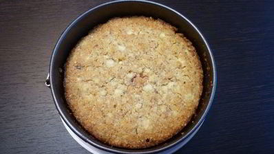 творожник с миндалем и вяленой вишней