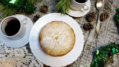 творожник с миндалем и вяленой вишней