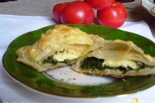 Сырно шпинатные слойки