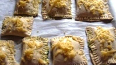 сырно шпинатные слойки