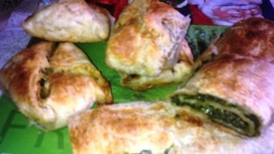 сырно шпинатные слойки