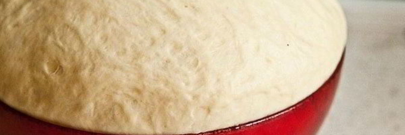 Дрожжевое тесто для пирожков по-домашнему