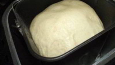 тесто в хлебопечке для пирогов