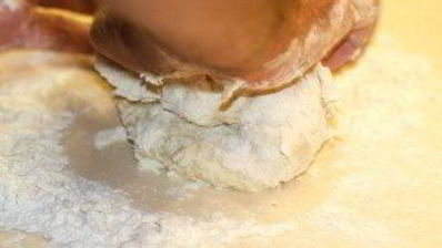 тонкое бездрожжевое тесто для пиццы