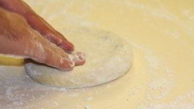 тонкое бездрожжевое тесто для пиццы