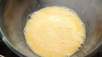 белый торт с шиповниковым кердом