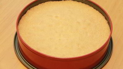 белый торт с шиповниковым кердом