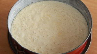 белый торт с шиповниковым кердом