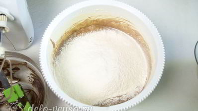 бисквит на темном шоколаде