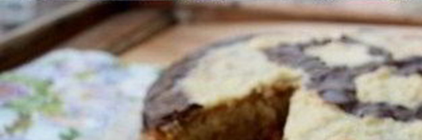 Бисквит с белым и черным шоколадом