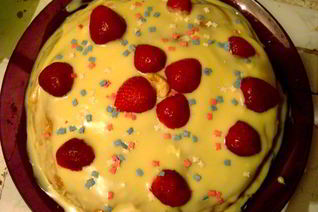 Клубничный блинный торт