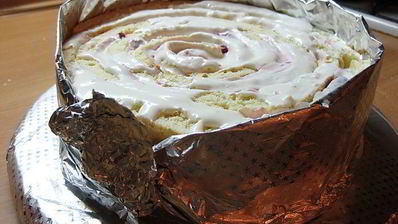 малиновый торт