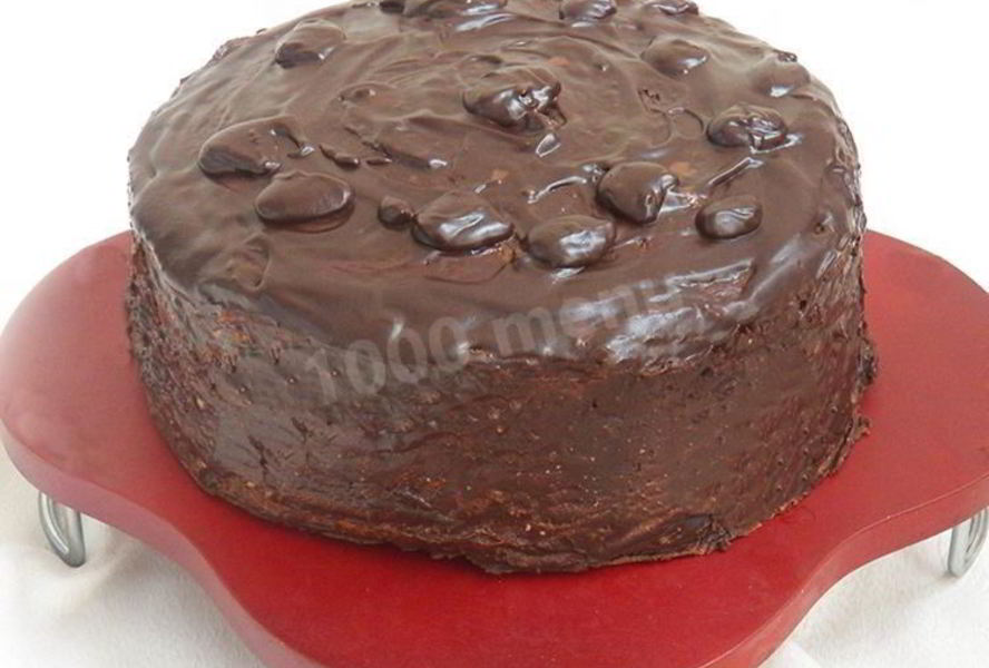 Шоколадный блинный торт с творожным кремом