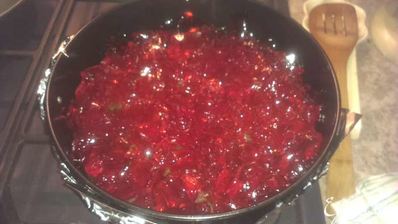 шоколадный торт с молочно-клубничным желе