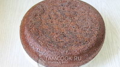 шоколадный торт с вишнями и сметанным кремом