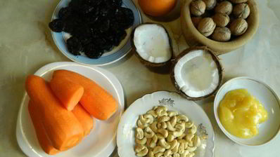 сыроедческий морковный торт