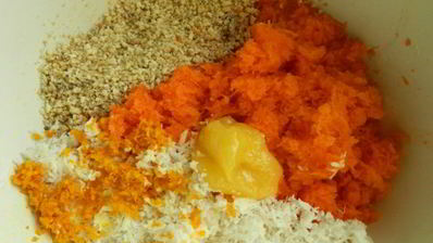 сыроедческий морковный торт