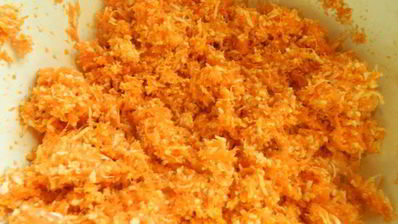 сыроедческий морковный торт