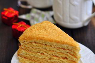 Торт Рыжик со сметанно-лимонным кремом