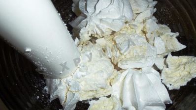 торт с клубничным вареньем