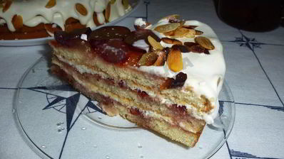 торт с клубничным вареньем