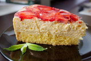 Торт с клубникой и маскарпоне