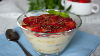 торт с клубникой и маскарпоне