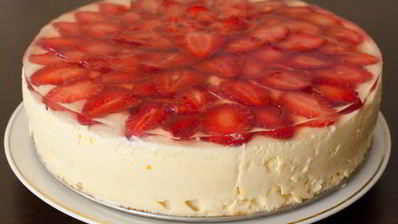 торт с клубникой и маскарпоне