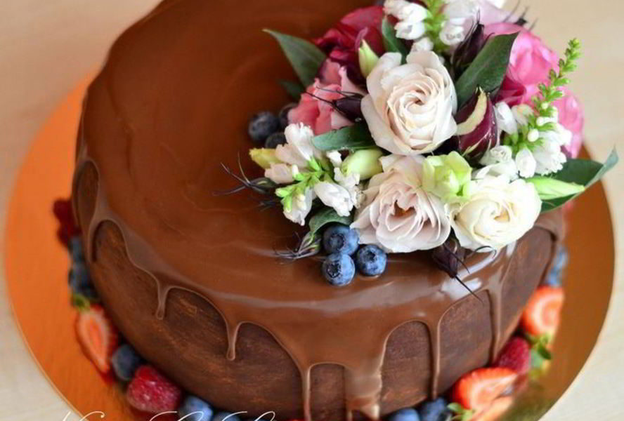 Торт шоколадно-сливочный Цветочная феерия