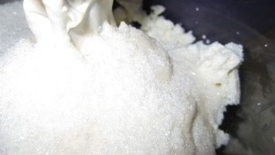 торт суфле красное с белым