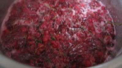 торт суфле красное с белым