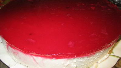 торт суфле красное с белым