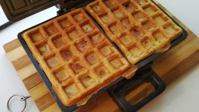 мягкие вафли с яблоком и курагой