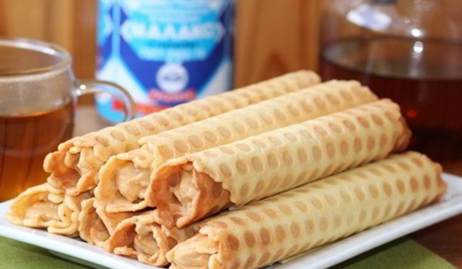 Рецепт простых вафельных трубочек с вареной сгущенкой