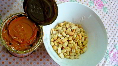 вафельные трубочки с вареной сгущенкой и орехами