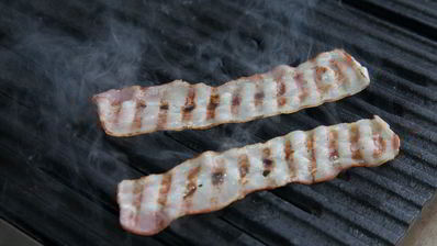 вафли с беконом, творогом и медом