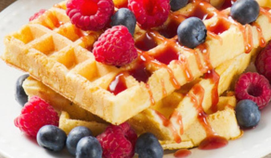 Рецепт вафель с черникой и малиной