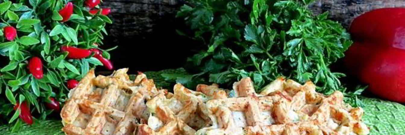 Закусочные сырные вафли с болгарским перцем и зеленью