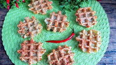 закусочные сырные вафли с болгарским перцем и зеленью