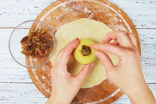 Яблоки в тесте